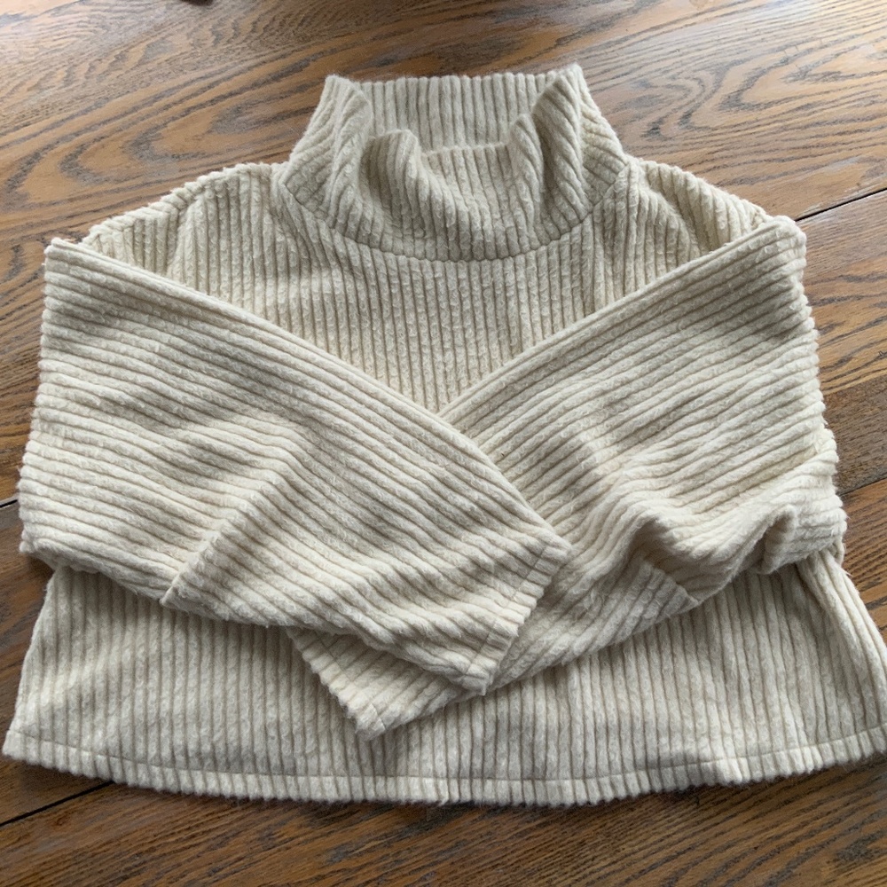 MICHI Juniper ribbed sweater/soft…..cropped/ivory/exc. cond/L